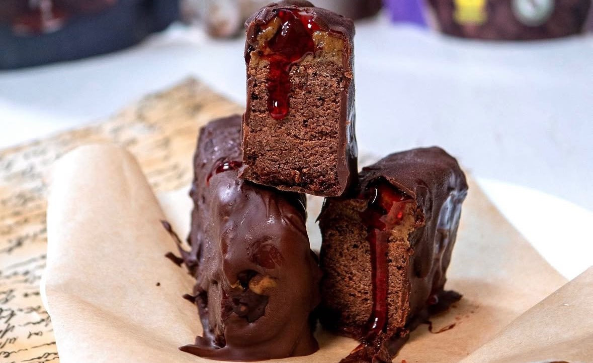 The Ultimate Raspberry &amp; Peanut Butter Protein Bars &ndash; bettrfood